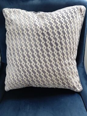 Modern Geometric Accent Pillow - Casa Decor Home